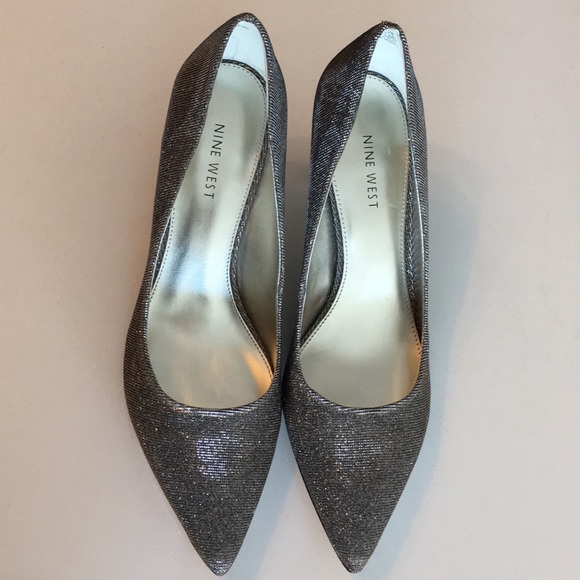 Nine West Sparkly Point Toe Pumps NWOT - Picture 3 of 6